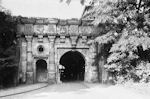 Brama dawnego zamku ksicego - zdjcie z 1 maja 1920 roku